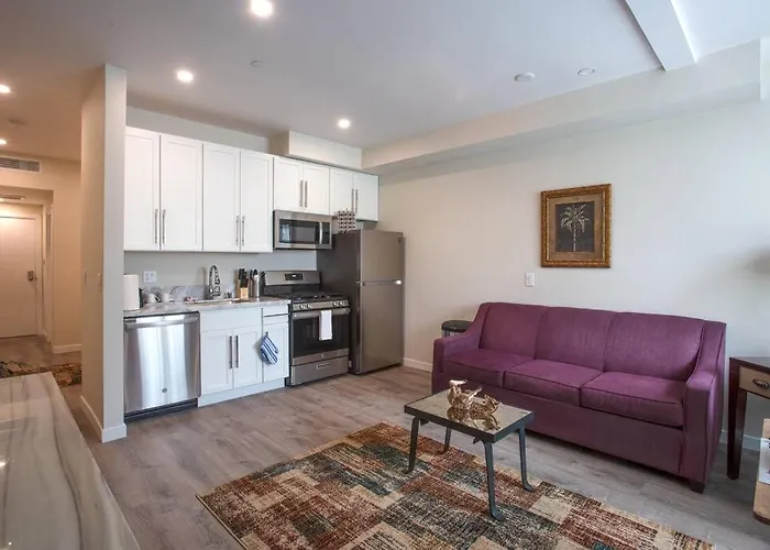 Spacious 1 Bedroom Apartment In Heart Of San Diego